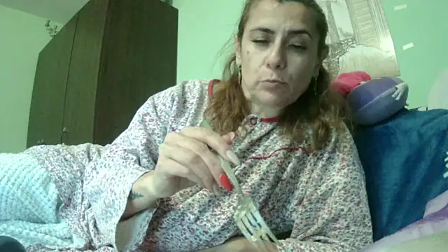 Snapshot of SexyGioconda chatting on 12.18.25 SexyGioconda online show from 12.18.25