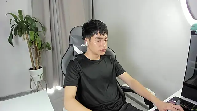 sebas rose online show from 04.12.26