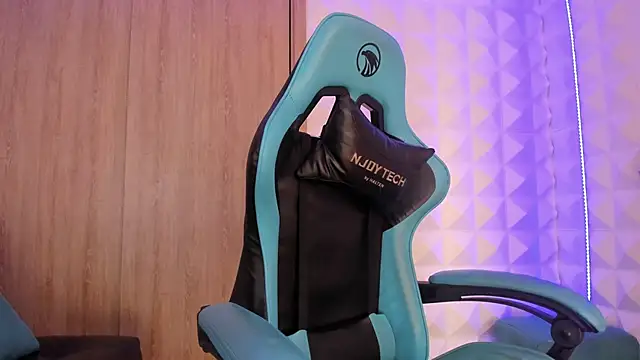 Snapshot of Jendralevis chatting on 02.18.26 Jendralevis online show from 02.18.26