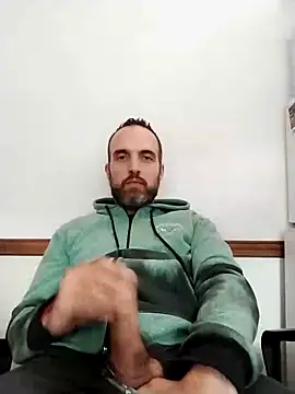 Snapshot of leon3875 chatting on 12.05.24 leon3875 online show from 12.05.24