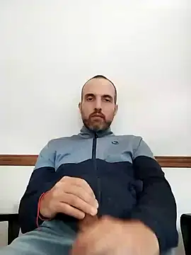 Snapshot of leon3875 chatting on 12.18.24 leon3875 online show from 12.18.24