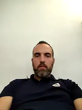 Snapshot of leon3875 chatting on 02.05.25 leon3875 online show from 02.05.25