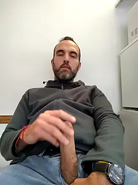 Snapshot of leon3875 chatting on 03.11.25 leon3875 online show from 03.11.25