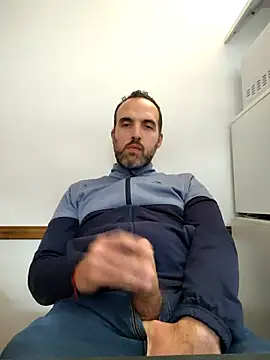 Snapshot of leon3875 chatting on 10.28.25 leon3875 online show from 10.28.25