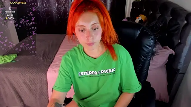 Violetaarey online show from 04.15.26