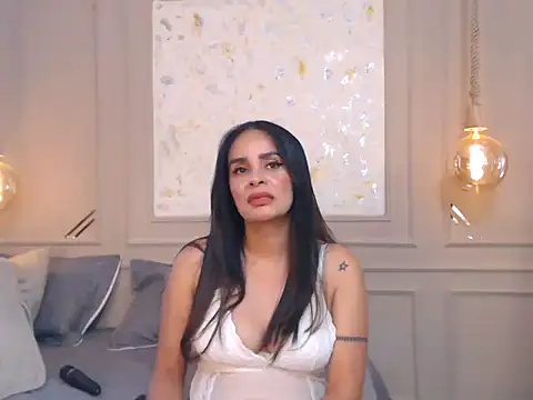 Snapshot of Alishak chatting on 10.14.25 Alishak online show from 10.14.25