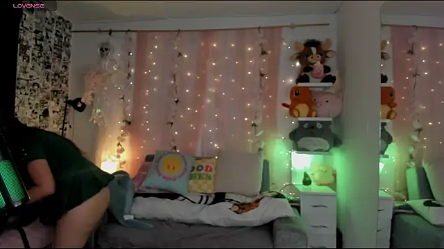  dayana miler online show from 03.18.26