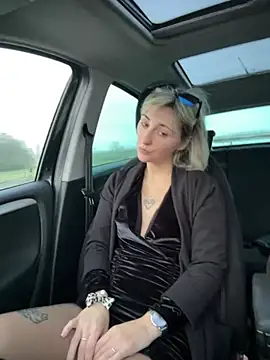 sexy blondie92 online show from 02.01.25