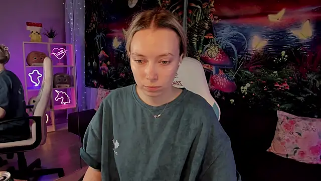 TiffanyBatson online show from 02.08.25