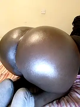 Snapshot of Misskhalifa_ chatting on 02.17.25 Misskhalifa online show from 02.17.25