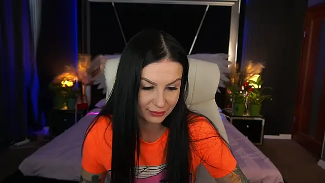 Snapshot of AmberDismond chatting on 05.13.26 AmberDismond online show from 05.13.26