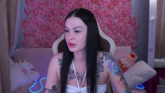 Snapshot of AmberDismond chatting on 05.25.26 AmberDismond online show from 05.25.26