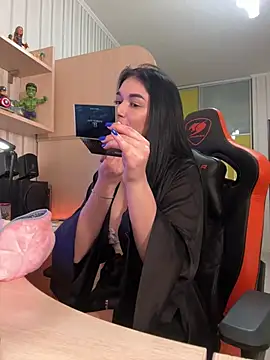 Julietta a online show from 02.24.25