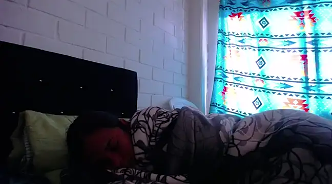 Snapshot of GiveLove1 chatting on 03.01.25 GiveLove1 online show from 03.01.25