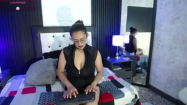 Snapshot of dayana_mendoza69 chatting on 02.05.25 dayana mendoza69 online show from 02.05.25