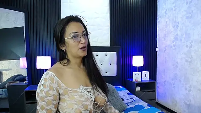 Snapshot of dayana_mendoza69 chatting on 03.06.25 dayana mendoza69 online show from 03.06.25