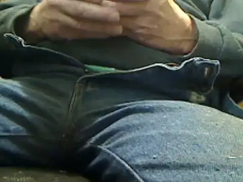 Snapshot of markluvskitty chatting on 12.23.24 markluvskitty online show from 12.23.24