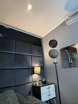 CHERRYY BOMB  online show from 12.17.25