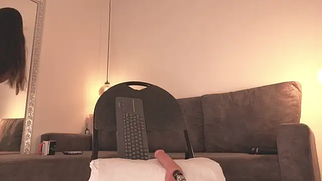 Snapshot of Isabella_francoo chatting on 12.22.25 Isabella francoo online show from 12.22.25