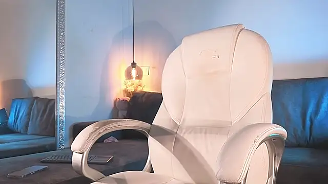 Snapshot of Isabella_francoo chatting on 04.21.26 Isabella francoo online show from 04.21.26
