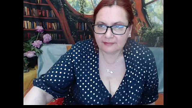 Snapshot of PlayfullMature chatting on 06.10.26 PlayfullMature online show from 06.10.26