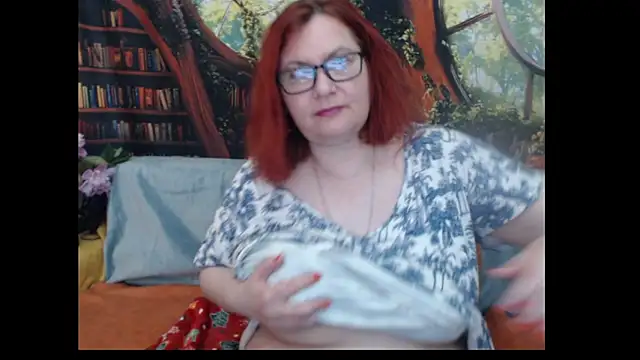 Snapshot of PlayfullMature chatting on 06.13.26 PlayfullMature online show from 06.13.26