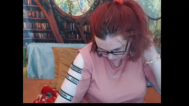 Snapshot of PlayfullMature chatting on 06.16.26 PlayfullMature online show from 06.16.26