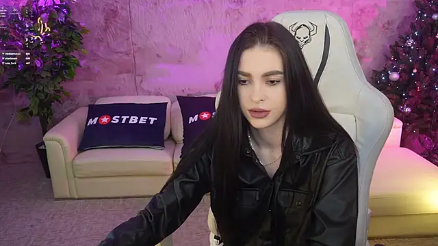 Snapshot of Tina_Breeze chatting on 12.29.24 Tina Breeze online show from 12.29.24