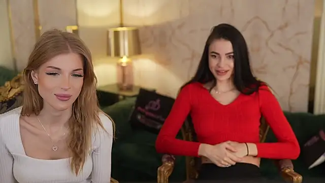 Snapshot of Tina_Breeze chatting on 10.23.25 Tina Breeze online show from 10.23.25