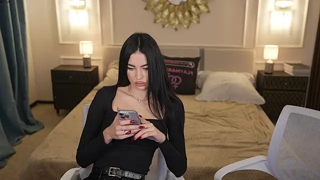 Snapshot of Tina_Breeze chatting on 10.29.25 Tina Breeze online show from 10.29.25