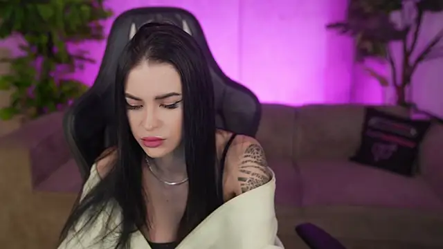 Tina Breeze online show from 04.04.26