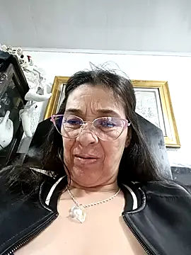 Snapshot of biancchi chatting on 05.30.26 biancchi online show from 05.30.26