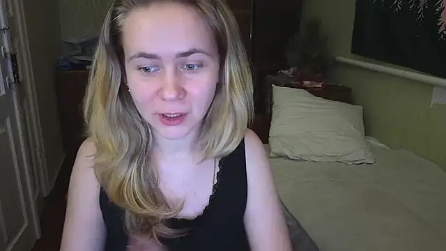Snapshot of Riley_Roo chatting on 01.26.25 Riley Roo online show from 01.26.25