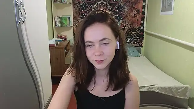 Snapshot of Riley_Roo chatting on 09.22.25 Riley Roo online show from 09.22.25