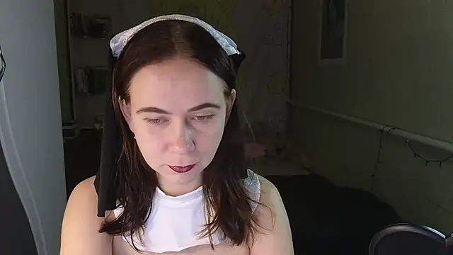 Riley Roo online show from 10.31.25