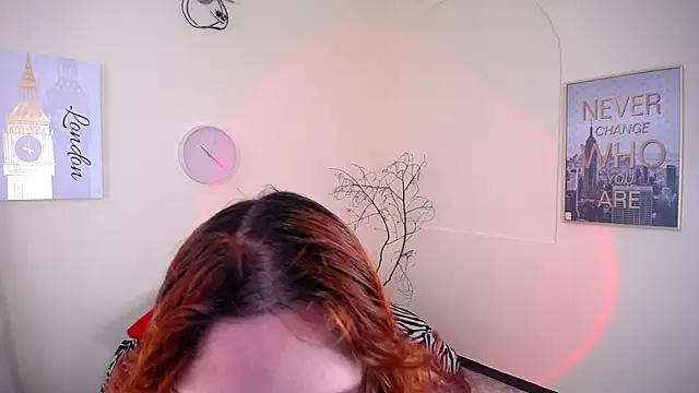 IsaBaileys  online show from 03.21.25