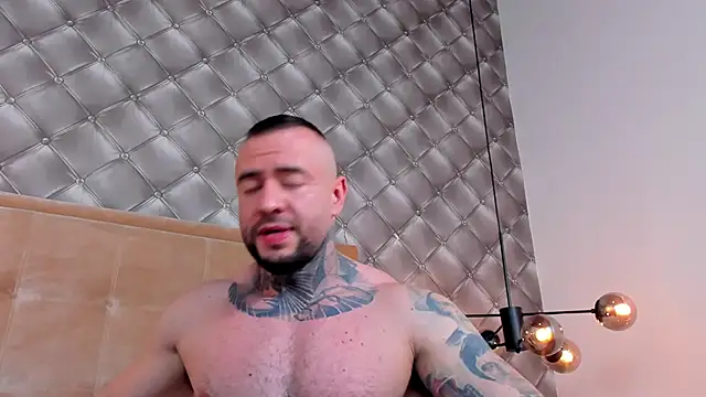 Snapshot of BruceDallas chatting on 12.03.24 BruceDallas online show from 12.03.24