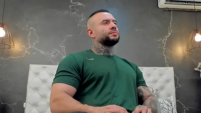 Snapshot of BruceDallas chatting on 12.17.24 BruceDallas online show from 12.17.24