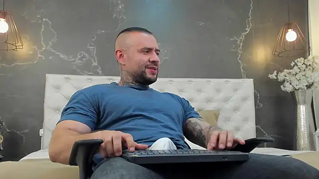 Snapshot of BruceDallas chatting on 02.03.25 BruceDallas online show from 02.03.25