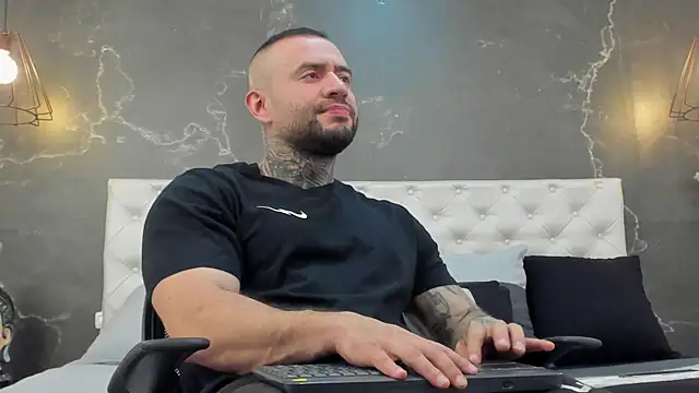 Snapshot of BruceDallas chatting on 02.23.25 BruceDallas online show from 02.23.25