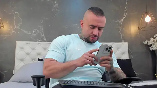 Snapshot of BruceDallas chatting on 02.25.25 BruceDallas online show from 02.25.25