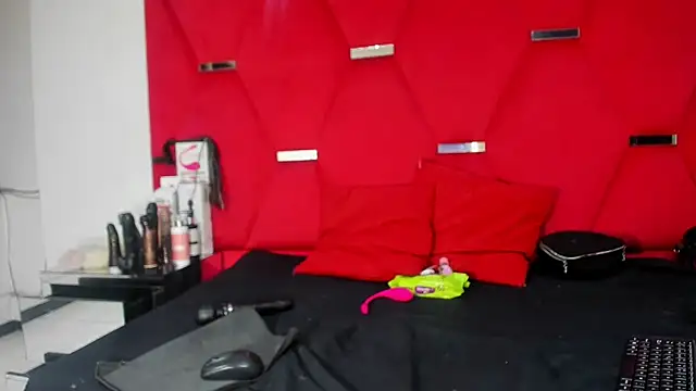 Snapshot of Karoll69_ chatting on 03.20.25 Karoll69 online show from 03.20.25