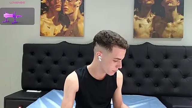 Snapshot of Cristian_Delgado chatting on 01.04.25 Cristian Delgado online show from 01.04.25