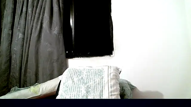 Snapshot of chicantonella chatting on 01.25.25 chicantonella online show from 01.25.25