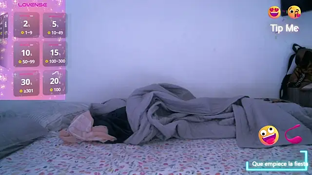 Snapshot of chicantonella chatting on 09.18.25 chicantonella online show from 09.18.25