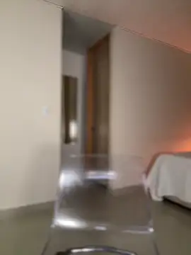 Lianh Benett online show from 02.04.25