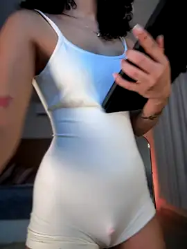 Lianh Benett online show from 09.09.25