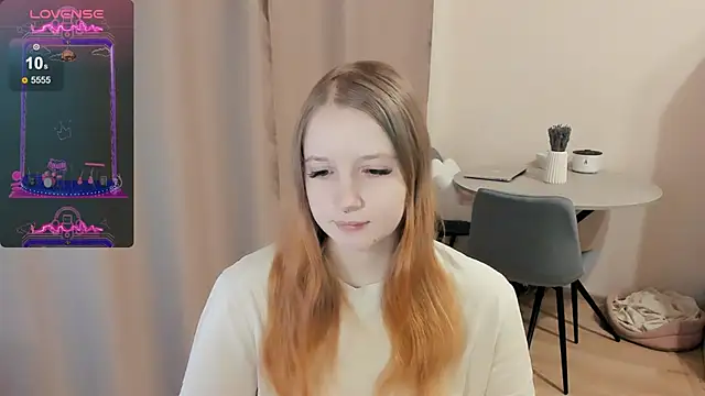 Snapshot of Alyaley chatting on 02.11.25 Alyaley online show from 02.11.25