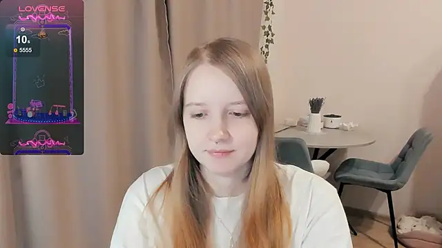 Snapshot of Alyaley chatting on 09.27.25 Alyaley online show from 09.27.25