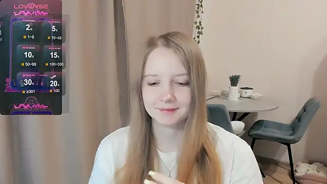 Snapshot of Alyaley chatting on 09.29.25 Alyaley online show from 09.29.25